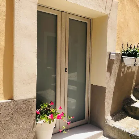 La Grotta *