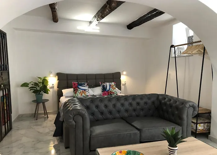 La Grotta Апартаменты *